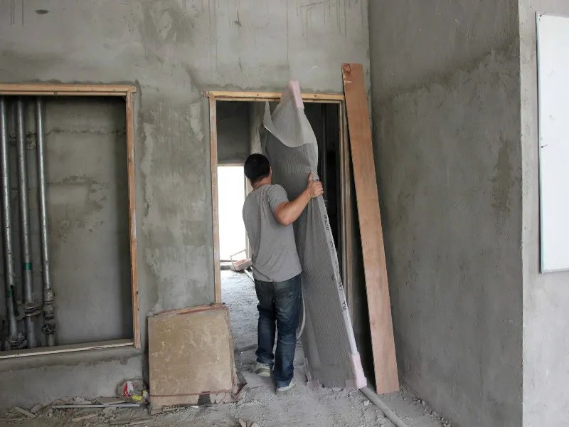 昆明业主住烂尾楼雨水洗脸,这50户业主为何住进烂尾楼?