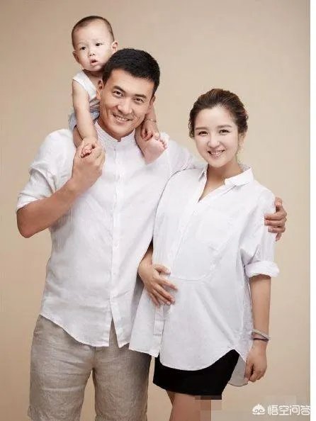 何洁生三胎,女儿夫妻是刁磊,难道当年赫子铭说的是真的?