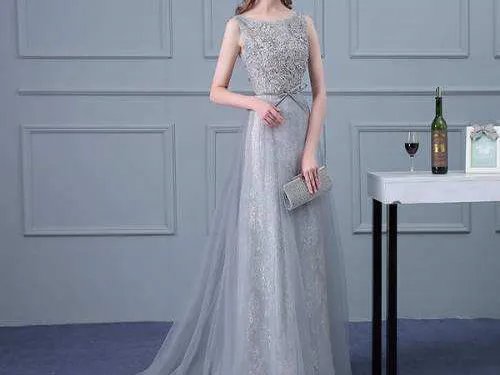 女士参加婚礼穿什么好 适合女性参加婚礼的衣服穿搭
