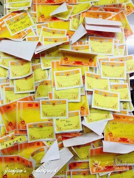【设计快讯】同学,交了卷子才能吃饭!希望小学堂。做了不起的80后!