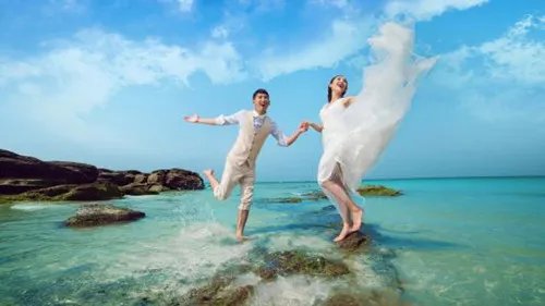 婚纱摄影海景地点推荐 海景拍摄如何选择婚纱