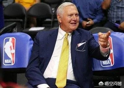 勇士被31分逆转,6犯离场杜兰特在场下一脸迷茫,今夏成为自由球员的他会加盟快船吗?