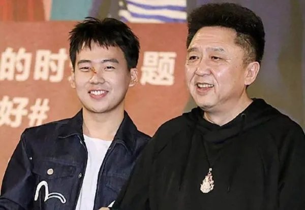 大张伟说郭麒麟当艺人可惜了,他的文凭有多高?