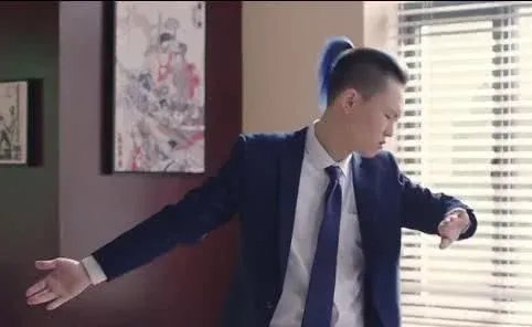 请问《完美关系》中董小鹏的扮演者是谁?