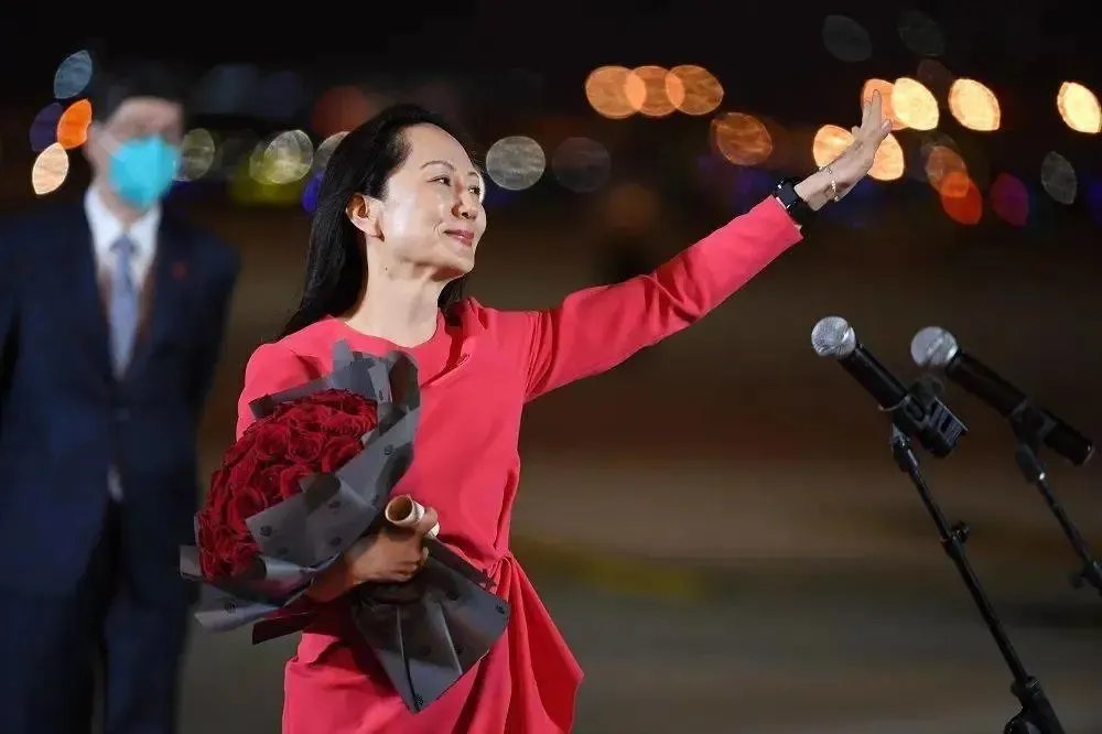 三年贴身相伴,孟晚舟与丈夫的之间有着怎样的“神仙爱情”?
