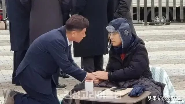 文在寅提议案取消总统特赦权,自由韩国党为何表示反对?