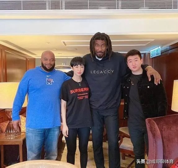 抢走姚明最佳新秀的小斯加盟福建男篮,他能和王哲林联手拿下总冠军吗?