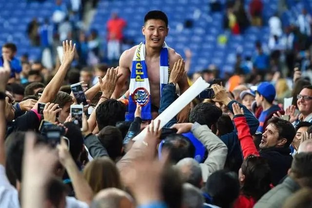 恒大2-0击败上海上港积分反超国安,上海上港此场怎么会错失这个机会?大家怎么看?