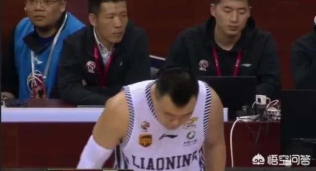 韩德君每场比赛都给观众鞠躬,夺冠后帮母亲下田种菜,你怎么看?