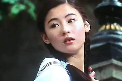 张柏芝肚子明显凸起,她是又怀孕了吗?