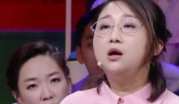 《奇葩说》宣布傅首尔董婧退出节目的原因是因为不和吗?