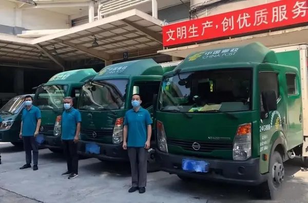 高考试卷是什么时候运到各考场的？是通过什么方式运送的？