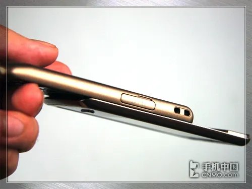 “金”彩变身 电信3G手机LG KV755评测