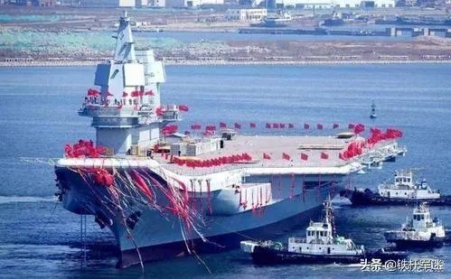山东舰最新海上训练,看到歼-15上舰,还有多久形成战斗力?