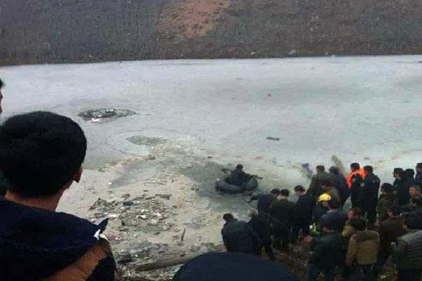 湖南5人结伴漂流2人死亡,是脱下救生衣游泳溺亡的么?