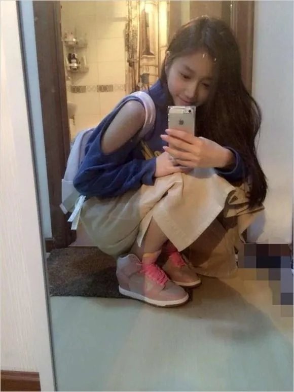PLU游戏娱乐传媒主持人 美女主播小悠私人生活照