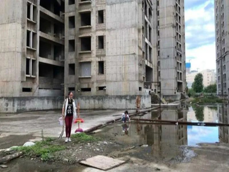 昆明业主住烂尾楼雨水洗脸,这50户业主为何住进烂尾楼?