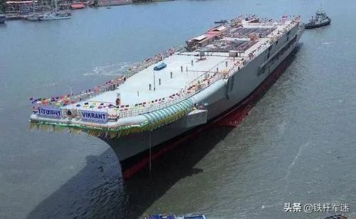 山东舰最新海上训练,看到歼-15上舰,还有多久形成战斗力?