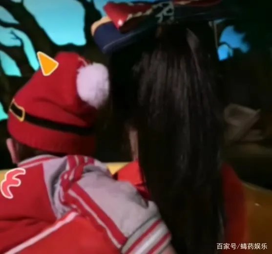 张柏芝为小儿子庆生，小王子近照是不是太像妈妈了？