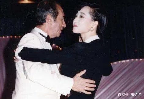 利智为何不做赌王五太？“吊”了李连杰10年才肯嫁，背后有什么秘密