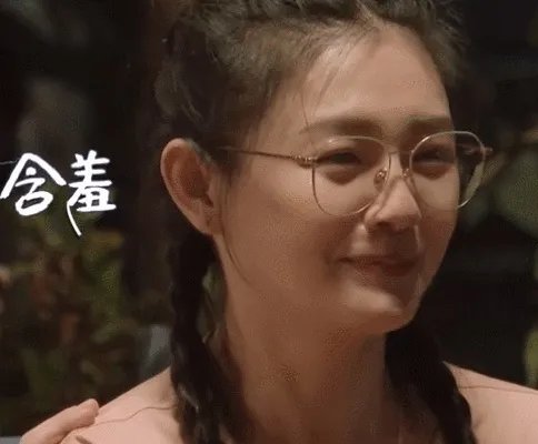 扎两小辫被误以为19岁,曾被嘲黑肉底的大S是如何逆袭美容大王的?