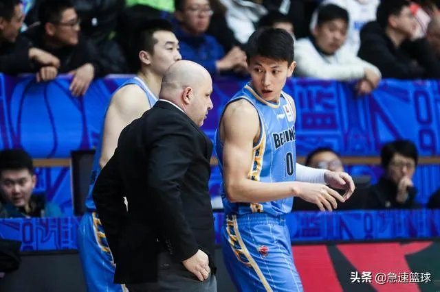 双大外的北京队不是说尽显内线威力了吗？怎么还是惨败呢？