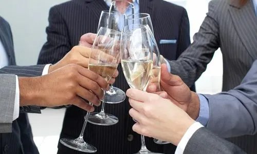 如何看待长江大学的禁酒令?