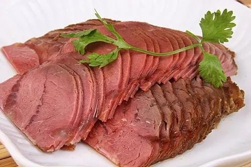 牛肉价格很贵,为什么超市的酱牛肉却很便宜?