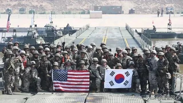 特朗普最后的退让，韩国保护费降到13亿美元，文在寅坚决说不刚到底，对此你怎么看？