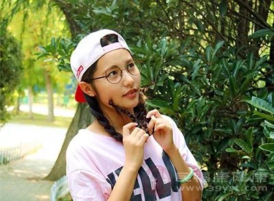 如何去除眼部皱纹