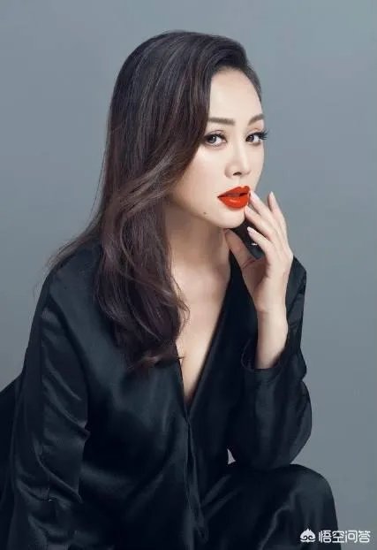 49岁许晴直播卸妆、素颜似少女，哪些女星年龄越大越有韵味？