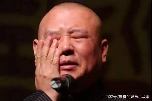岳云鹏:我不走!郭德纲徒弟各奔前程,赵本山徒弟无人走,这是为何?