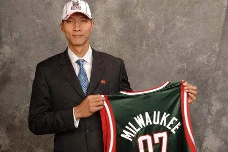 易建联NBA砍下最高分29分，那是对哪支球队取得的？
