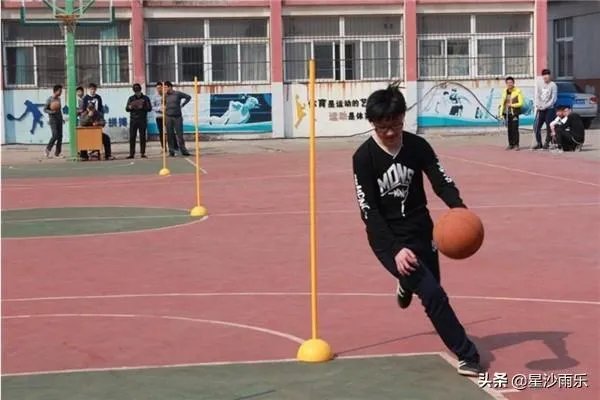 中考体育篮球运球技巧带视频讲解?