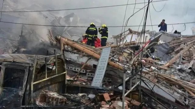 浙江特大槽罐车爆炸新闻
