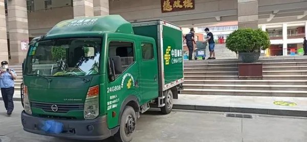 高考试卷是什么时候运到各考场的？是通过什么方式运送的？