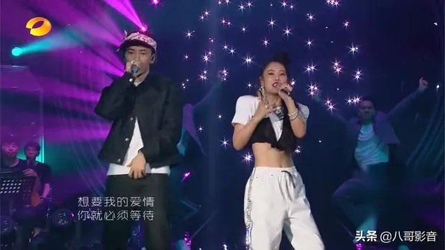 如何评价《歌手·当打之年》,袁娅维和马思唯合作歌曲《2020 so crazy》?