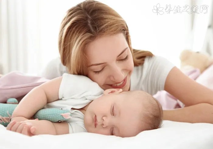 【婴儿床怎样设置才安全】哪些物品婴儿床不宜