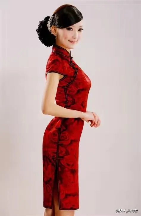 人像摄影中,你认为旗袍与汉服哪个更能拍出中国女人的韵味?你喜欢拍哪一种服装?