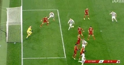 尤文1-0罗马,C罗1分钟连失2必进球气得直踹门柱,赛后罕见低分,你怎么看?