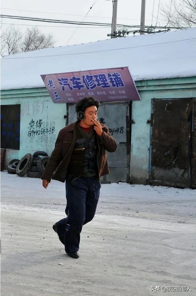 为什么王宝强的《Hello!树先生》如此极端,有的人奉为经典,有的人弃之如敝履?
