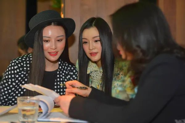 女子相亲带来4人吃掉5000元,你遇到过类似的奇葩人物吗?