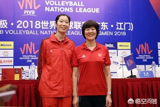 土超女排豪门瓦基弗银行队正式官宣朱婷续约,四大主力留队,如何看待朱婷的选择?