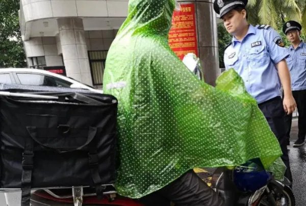 越来越多高校禁止外卖进入,外卖对大学生有哪些坏处?