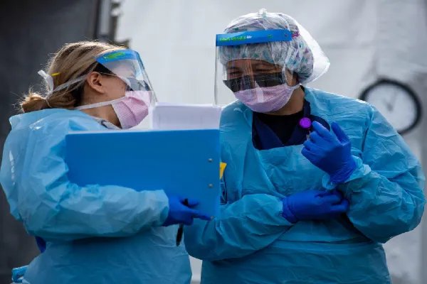英国首相称变异新冠病毒可能更致命，当地采取了怎样的应对举措？