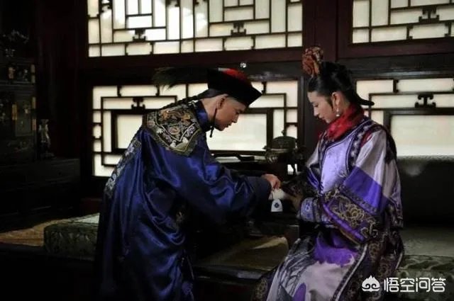 《甄嬛传》中,沈眉庄是怎么就突然爱上了温实初,还吃了甄嬛的醋?