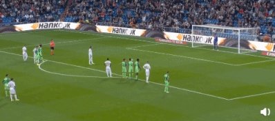 皇马5-0大胜莱加内斯,第24分钟拉莫斯为什么会罚两次点球?