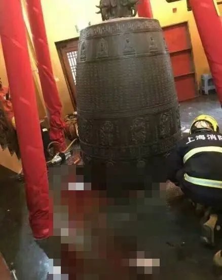 上海静安寺大钟坠落 一女子被砸伤送医是怎么回事？
