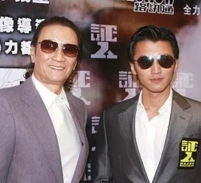 谢贤回应谢霆锋申请退出加拿大国籍,称会支持他,他们父子之间的关系如何?