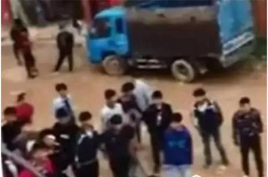 50名中学生群殴是怎么回事?
